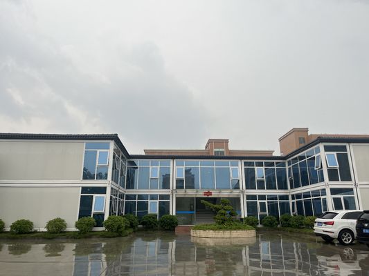 Edificios modulares de embalaje plano para oficinas portátiles Contenedor de oficina de bajo costo oficina temporal para minería y fábrica