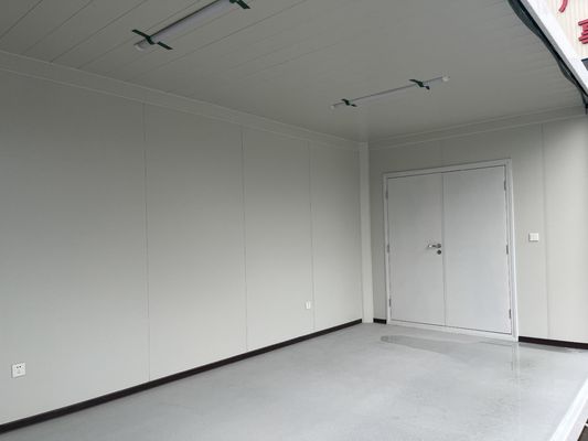 Contenedores de almacenamiento de acero de paquete plano Edificios modulares de paquete plano Baño portátil de paquete plano para obra de construcción