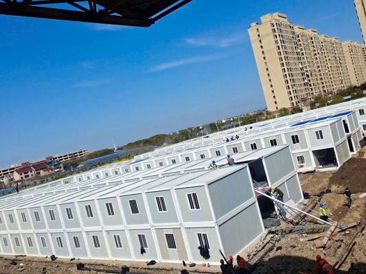 Casas prefabricadas modulares de lujo con contenedores de alta gama Casas prefabricadas con contenedores de cubica Casas prefabricadas con 4 dormitorios y balcón